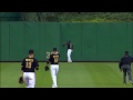 phi@pit cutch makes running grab before hitting wall