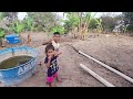 hoje foi o dia de ajeitar o cano do banheiro e molhar a casa