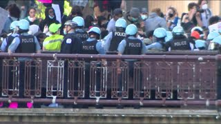 Tension escalates on Wabash Bridge between protesters and Chicago police