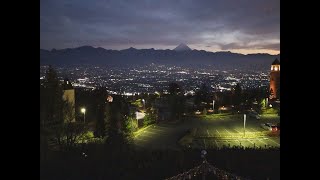 富士山と甲府盆地の夜景 笛吹川フルーツ公園・山梨県山梨市