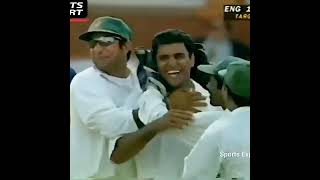 10 Toe Crushing Yorker By Waqar Younis to Famous Batsman Waqar Younis #wickets  #waqaryounis #toe