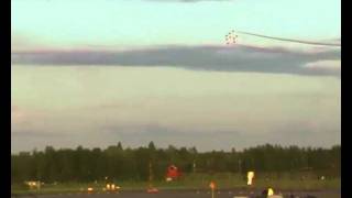 Midnight Sun Airshow (Lentajien juhannus) 2006 video 4: Midnight Hawks, Red Arro