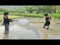 The orphan boy harrowed the fields to plant rice, fertilizing the soil to make it fertile.