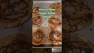 How to Make Vegan Apple Samoas #Vegan #vegansnack #samoa #vegantreats #apples #coconut #veganbutter