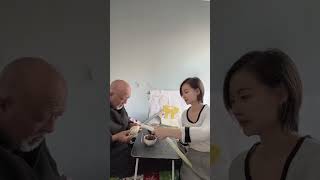 日子虽然不富裕，简简单单一日三餐，陪在父亲身边也是一种幸福平平淡淡小日子