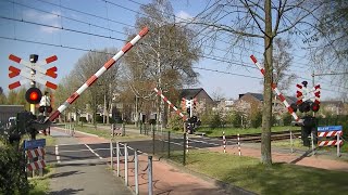 Spoorwegovergang Etten-Leur // Dutch railroad crossing