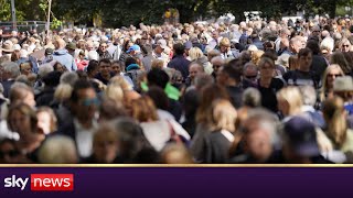 Public face 24-hour wait to see Queen lying in state