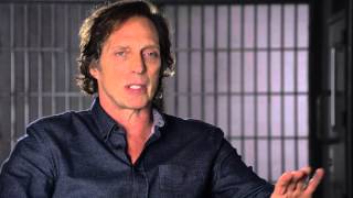 CROSSING LINES 2 - Interview with WILLIAM FICHTNER playing CARL HICKMAN