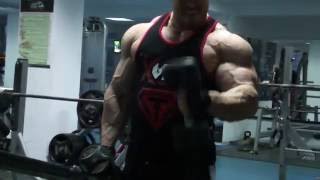 Hammer curls , biceps , flexing , 16 days Mr. Olympia Amateur