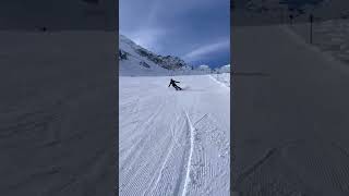 Pitztal Glacier in Austria is one of the TOP ski resorts. It´s where 3000 metre peaks meet the sky🎿