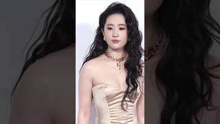 神仙姐姐刘亦菲: Liu YiFei Shines on Marie Claire Cover 【16/12/2024】