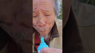 Poor old man eating candy in a milk bottle p2 - @Taphoa2025