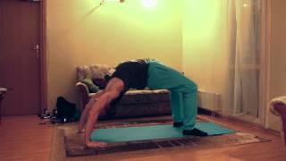 Tiltelio atsispaudimai - Bridge push ups