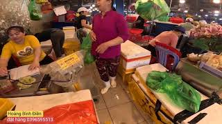 Visited Binh Dien Wholesale Market on December 21st. The boat fares were cheap again today.