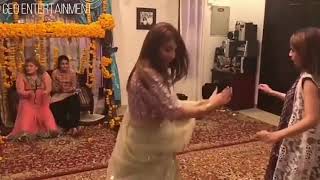 Neelam Muneer Dance On Pashto Song 'RO RO BARAN DA 2018