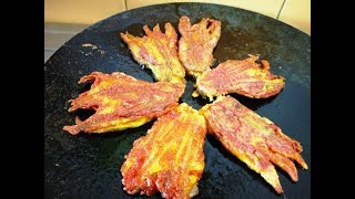 ଆଳୁ ବେସର ମସଲା ପୁର ଦିଆ କଖାରୁ ଫୁଲ ଭଜା – Potato Stuffed Pumpkin Flower Fry - Kakharu Pula Fry