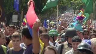 Estudiantes opositores exigen cese de “censura” en Venezuela