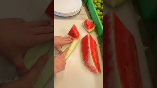 Красивая нарезка арбуза и фруктов 🍉 №19 (1/2). #арбуз #фрукты #нарезка #красиво #идеи #shorts