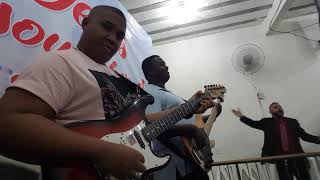 Play Família Oliveira medley/simião Henrique Bass