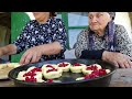 picking 33 lb of red currant and making currant jelly and pie with grandma