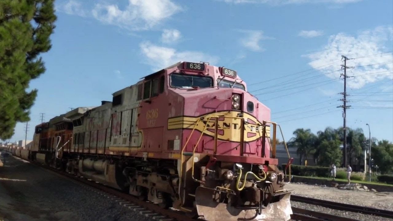 Santa Fe Warbonnet Leader! BNSF #636 Leads Baretable @ Santa Fe Springs ...