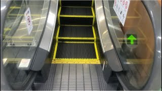 ［商業施設］エスカレーター　日立製　escalator