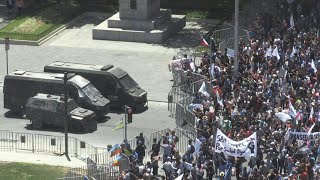 Chili: heurts entre police et manifestants après 40 jours de crise sociale | AFP Images