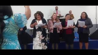 Grupo As Heroinas da fé 🙏 louvando na inauguração da igreja Pentecostal da missionária Valéria