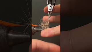 BUZZ BALL            Easy midge fly pattern #flytying #フライタイイング #shorts