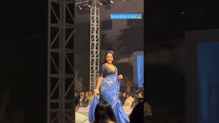 Bengali Actress Runa Khan Setting Fire on Stage🔥🤌🥰