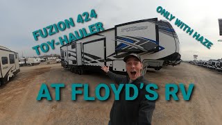 You won't believe this FUZION 424 by KEYSTONE only at Floyd's RV with Haze!