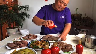 山东30年驴肉馆，一锅卤300斤，整点驴肉驴排驴肝，回家喝几杯！【唐哥美食】