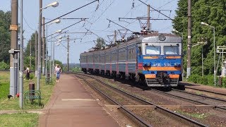 Электропоезд ЭР9е-596 на о.п. Слобода / ER9E-596 EMU at Sloboda stop