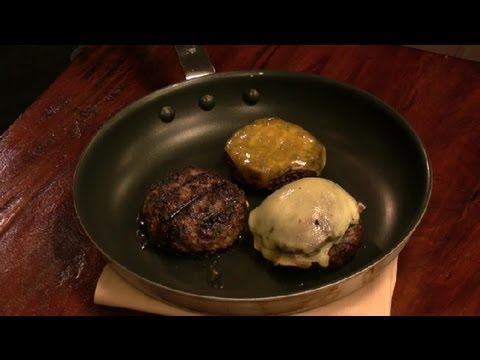 How to Know When Hamburgers Are Done in a Skillet : Burger Cooking Tips How to Know When Hamburgers Are Done in a Skillet : Burger Cooking Tips