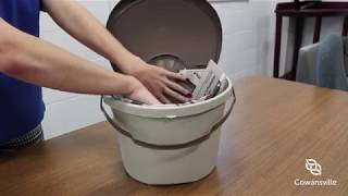 Apprenez à faire votre sac en papier pour votre bac de compost!