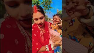 प्रियांसी बेटी को मेरी पत्नी खिला रही है #shorts #shortvideo