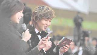 [Fancam] Cute MC Onew at red carpet 101118