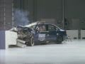 1998 Volkswagen Passat moderate overlap IIHS crash test