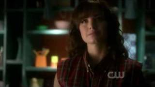 Smallville - 9x04 - Echo - Lois gets ready for her date with Clark