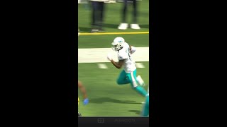 Jaylen Waddle catches for a 35-yard Gain vs. Los Angeles Chargers