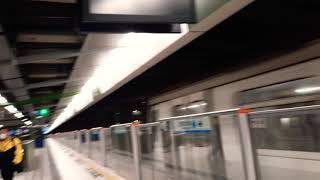 港鐵港島綫列車(A251/A180) 駛離柴灣站 及 返回柴灣車廠