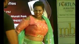 ఆంటీ డాన్స్ ఇరగదీసింది ...Woman Dance In New Year Celebrations 2018...