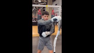 RYAN GARCIA EYES CLOSED ON COBRA BAG! SHOWS OFF BEHIND THE BACK TRICK SHOT IN TRAINING