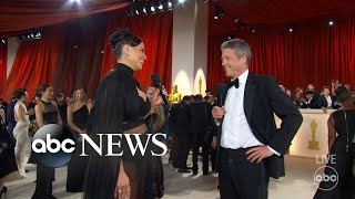 The Tea: Trips, falls and Hugh Grant’s lack of enthusiasm at the 95th Oscars