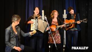 Folk Alley Sessions: Mary Jane Lamond \u0026 Wendy MacIsaac - \