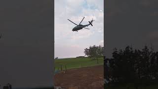 HELICÓPTERO NO RASANTE