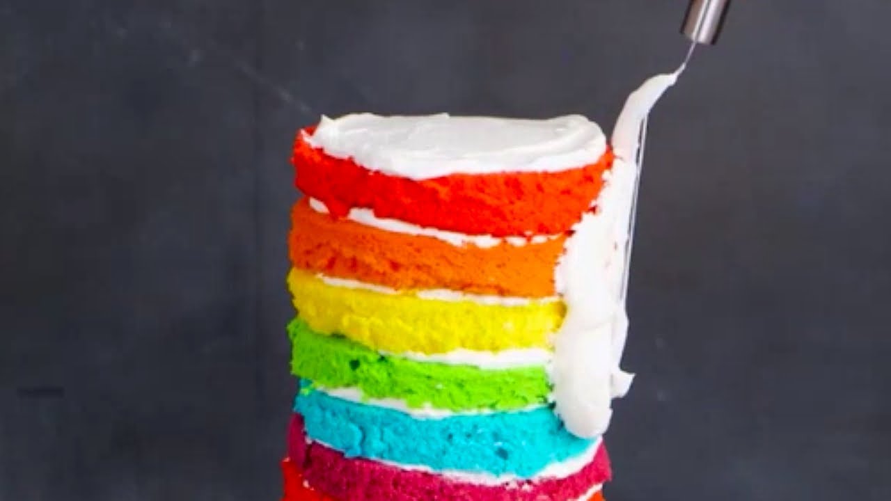 π How to decorate cakes #Shorts
