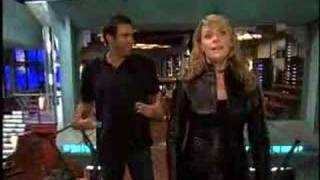 Amanda Tapping on Extra!