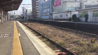 227系がミュージックホーンを鳴らして高速通過 西広島駅