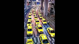 【中国】重慶江北国際空港のタクシー待ち列／Cab waiting line at Chongqing Jiangbei International Airport／重庆江北国际机场的出租车排队